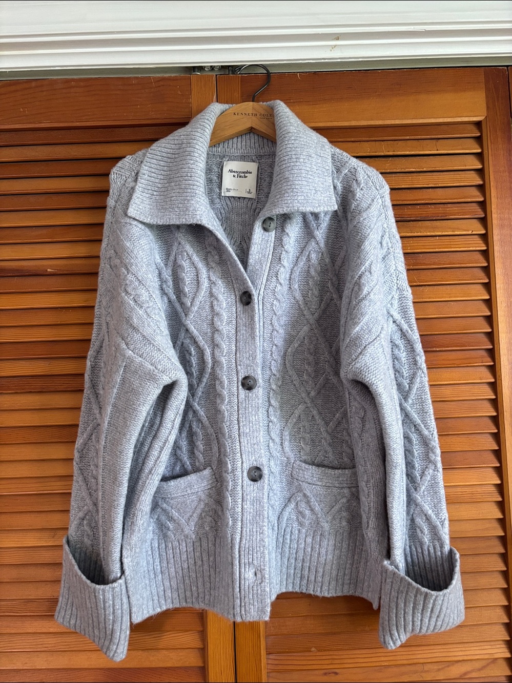 Abercrombie & Fitch Cable-Knit Button Down Gray Cardigan Size
S NWOT - Picture 2 of 16